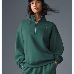 ALO Yoga Accolade 1/4 zip pullover winter ivy